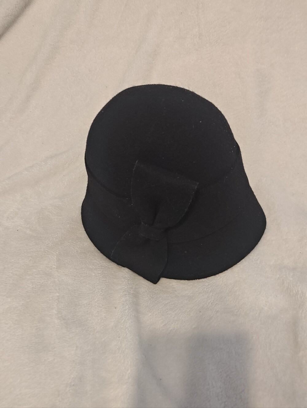 Black Women's Wool Cloche Hat with Bow